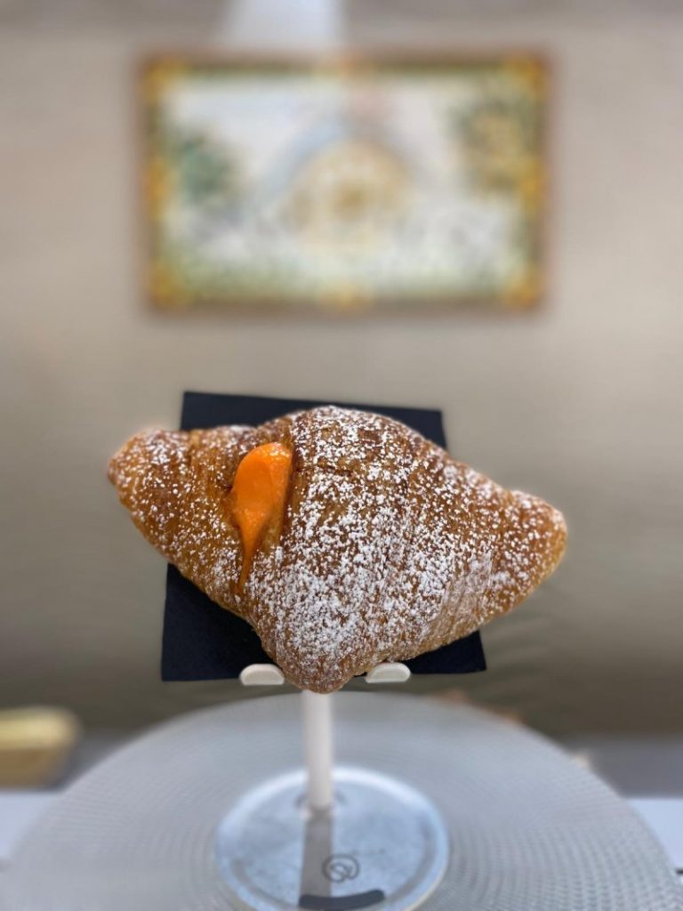 Cornetto crema all'arancia