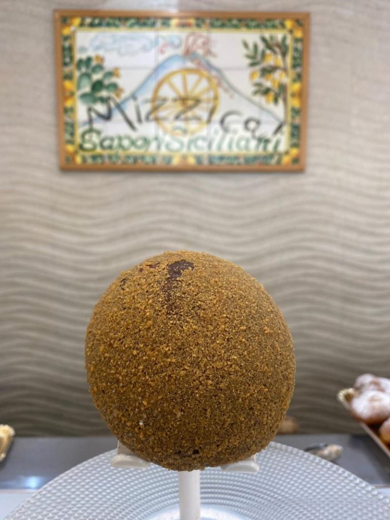 Iris grande cioccolato:crema:ricotta